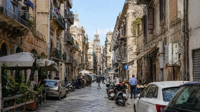 Living in Palermo, Italy – everyday street life in the historic center